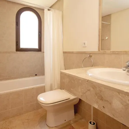 Beautiful Apartment In Estepona With 3 Bedrooms, Outdoor Swimming Pool And Swimming Pool Apartment *
