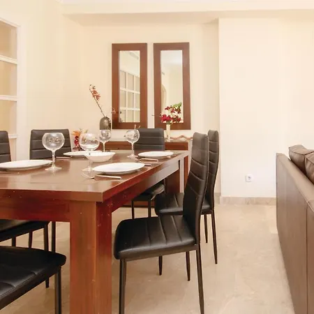Beautiful Apartment In Estepona With 3 Bedrooms, Outdoor Swimming Pool And Swimming Pool *