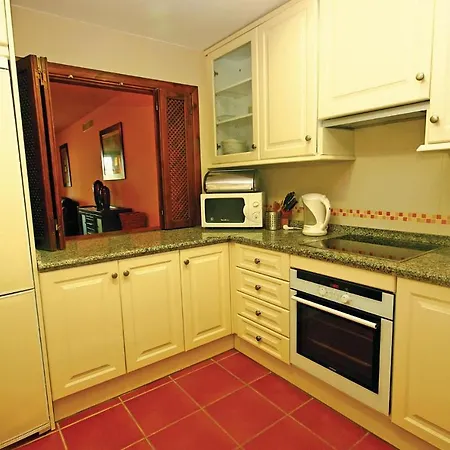 Beautiful Apartment In Estepona With 3 Bedrooms, Outdoor Swimming Pool And Swimming Pool Apartment