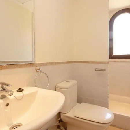 Beautiful Apartment In Estepona With 3 Bedrooms, Outdoor Swimming Pool And Swimming Pool Apartment